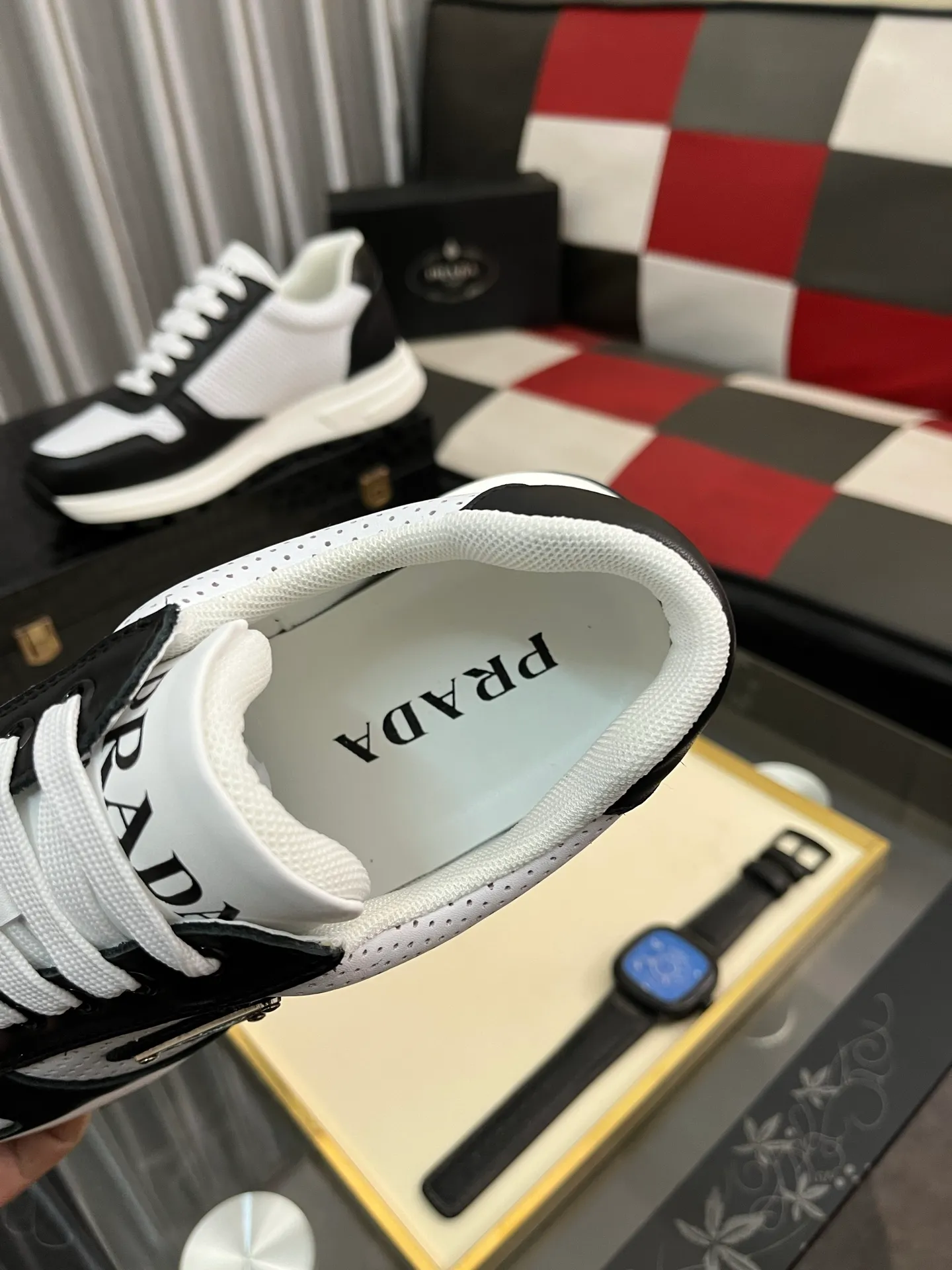 Men's shoes 💰420⌚️⌚️【PRADA】Prada - high-end quality original order 🔍🔍🔍 casual sports shoes - upper: 🔝 Nappa calfskin, brand hollow mesh hot reflective technology, tongue injection brand logo - lining: water-dyed cowhide - outsole: ultra-light TPU foam rubber; molded outsole -Ultra-high quality control and fine workmanship: highlighted (high-end, extravagance, and class) -Size: 38-443️⃣colors available